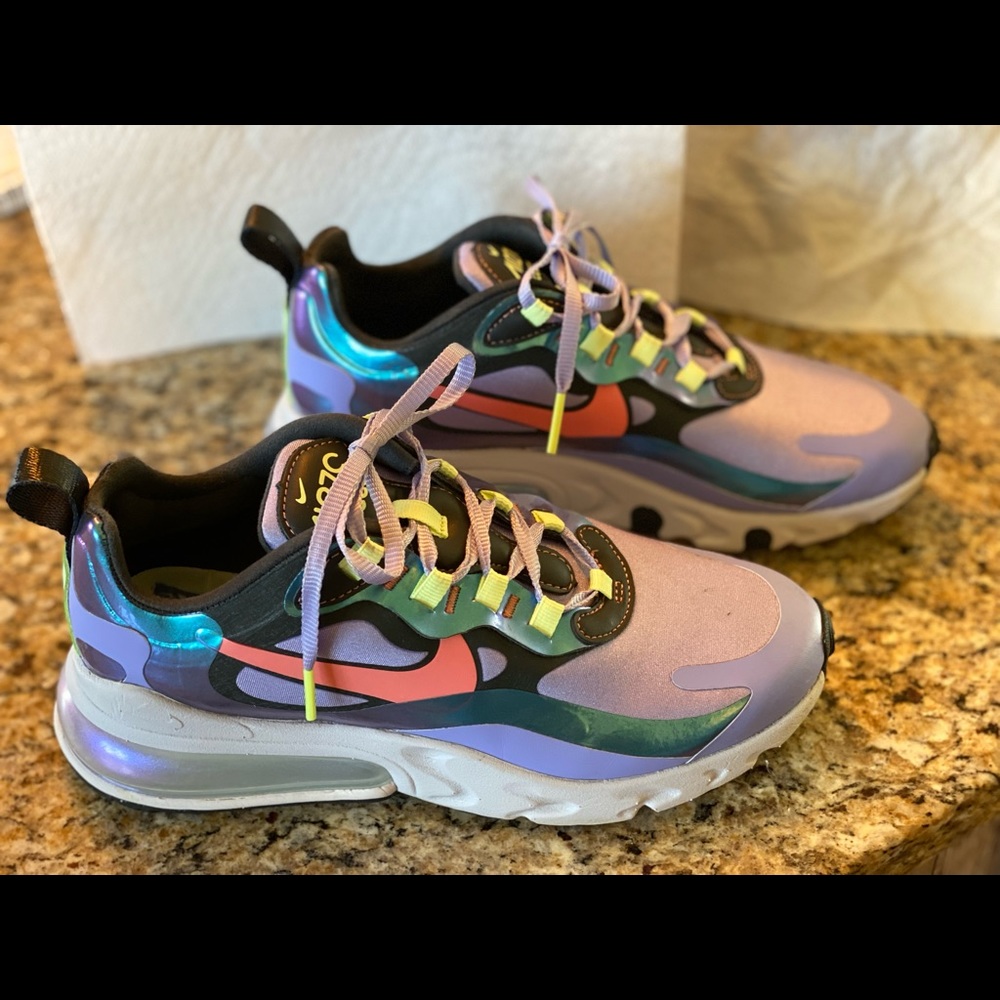Nike AIR 270 React